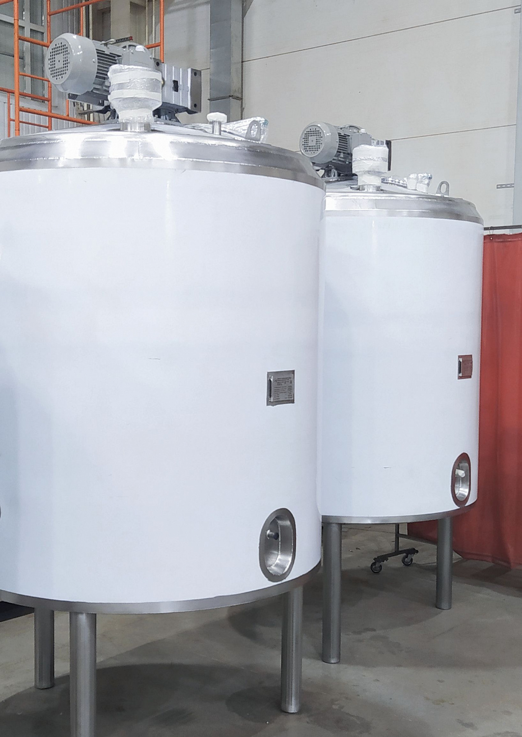 Tanks of 2 m3
